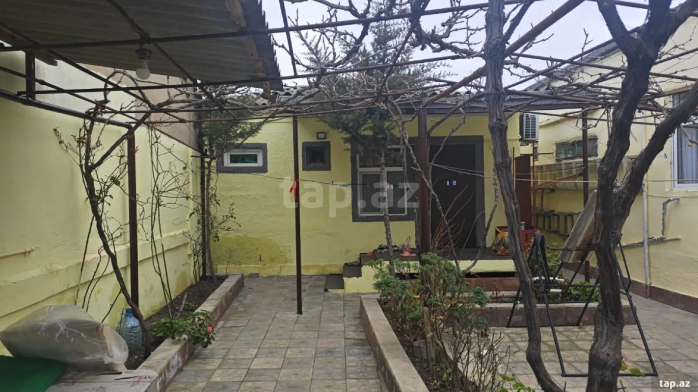 Satılır 4 otaqlı həyət evi