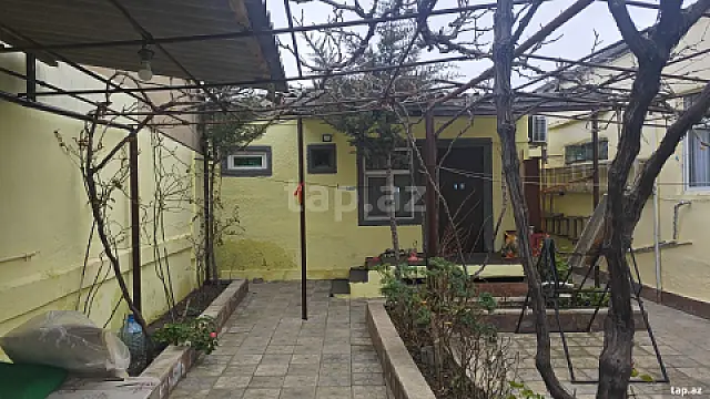 Satılır 4 otaqlı həyət evi
