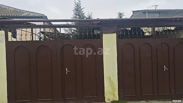 Satılır 4 otaqlı həyət evi