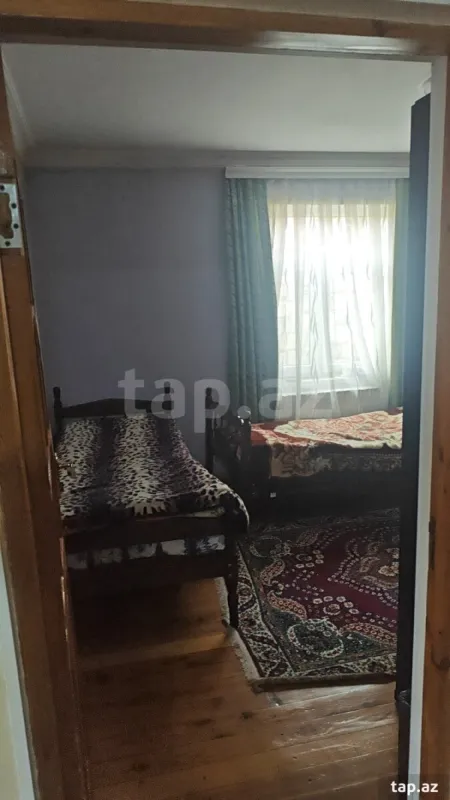 Satılır 4 otaqlı həyət evi