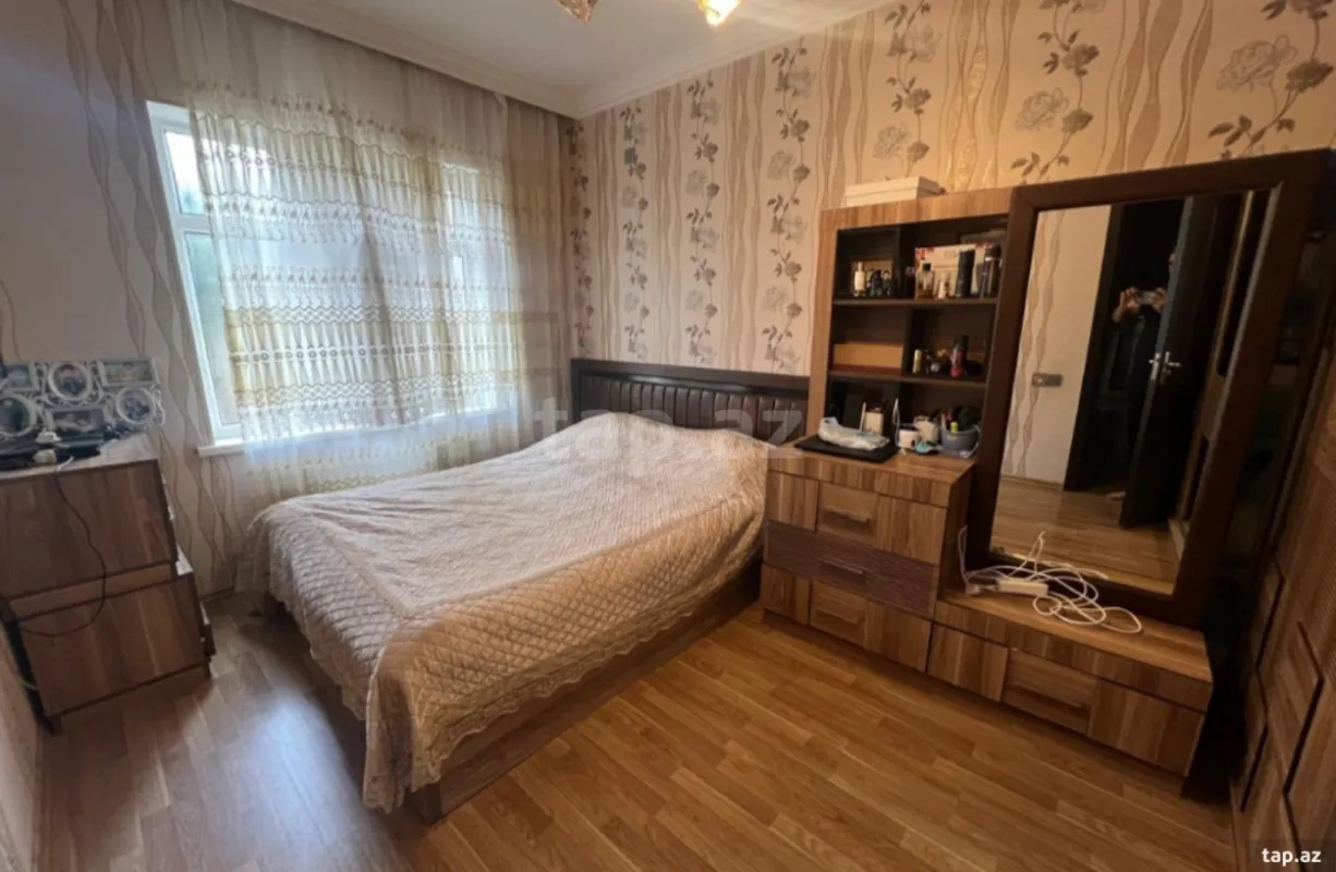 Satılır 4 otaqlı mənzil 90 m²