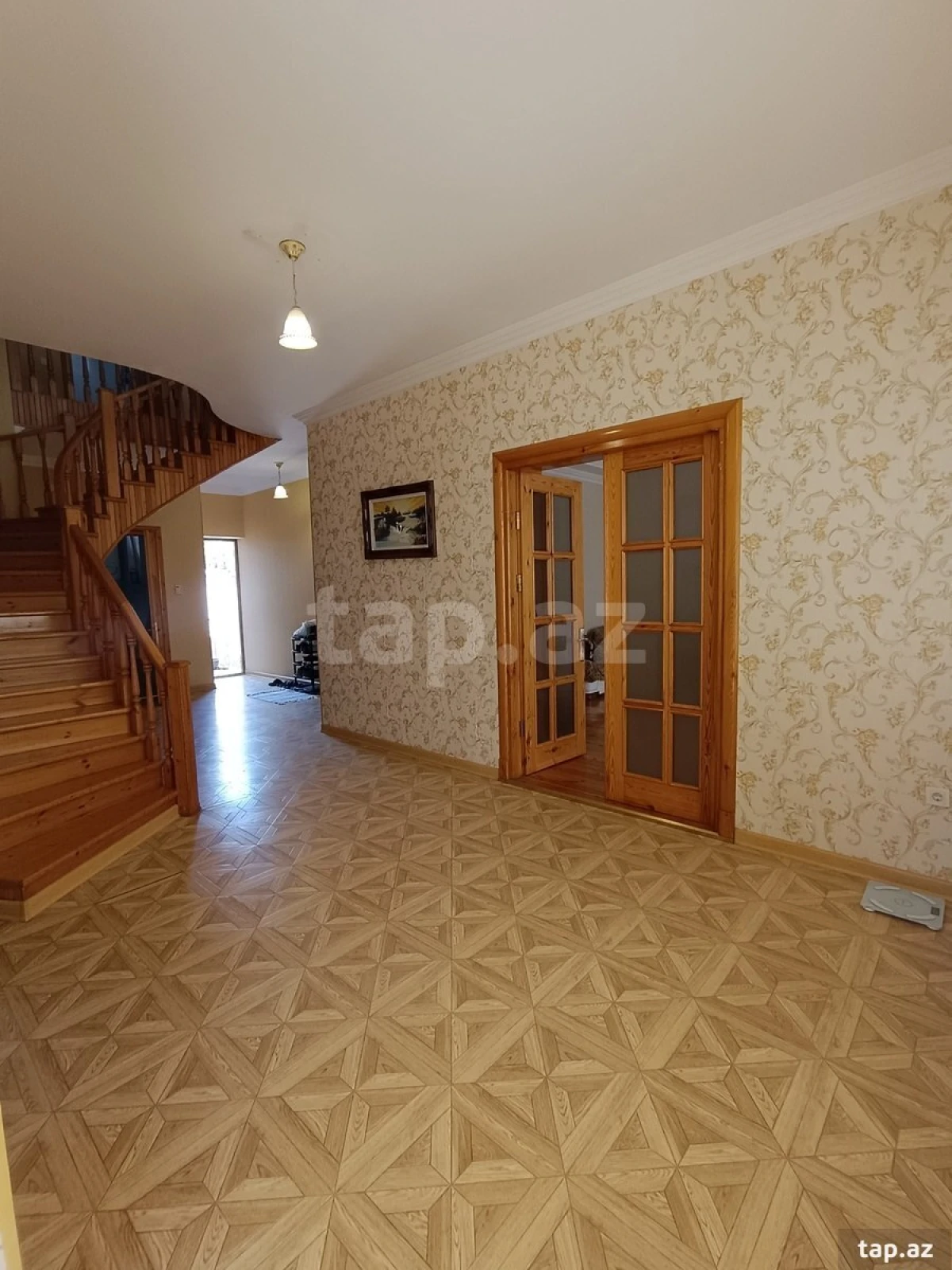 Satılır 7 otaqlı həyət evi