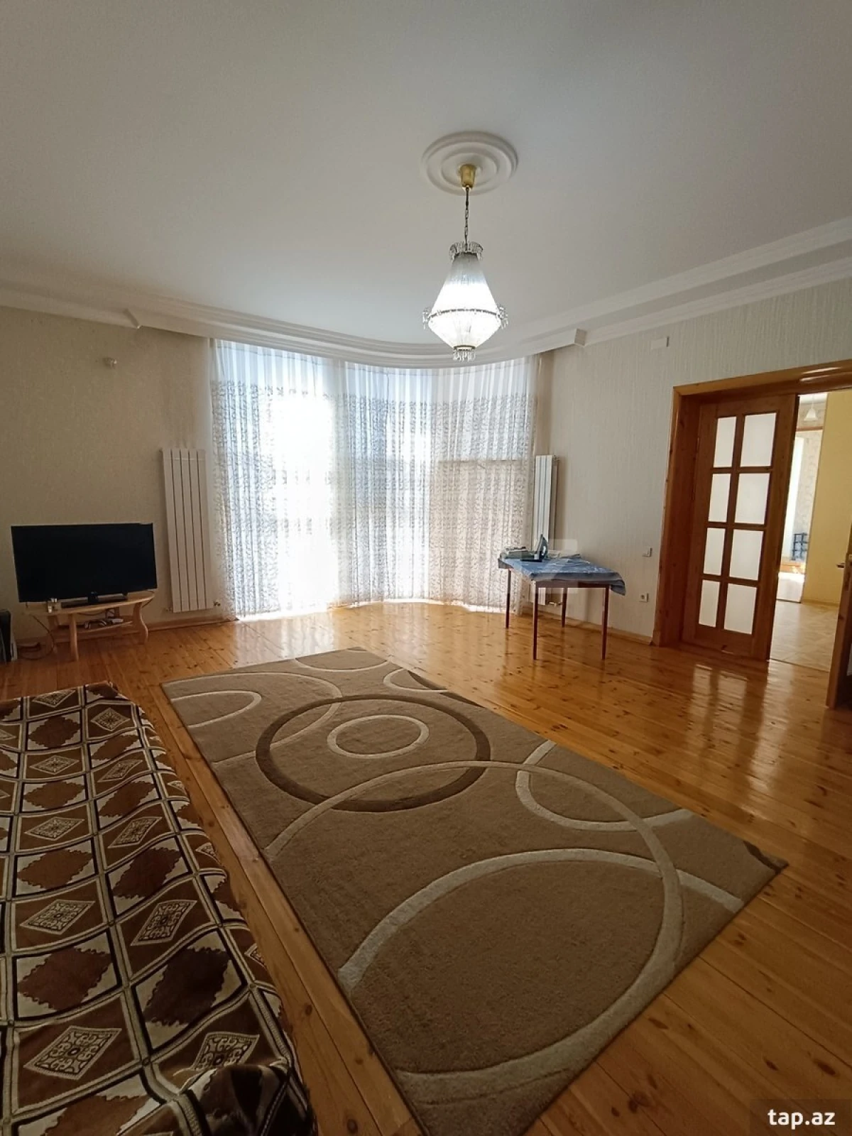 Satılır 7 otaqlı həyət evi