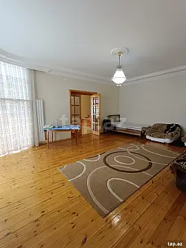 Satılır 7 otaqlı həyət evi