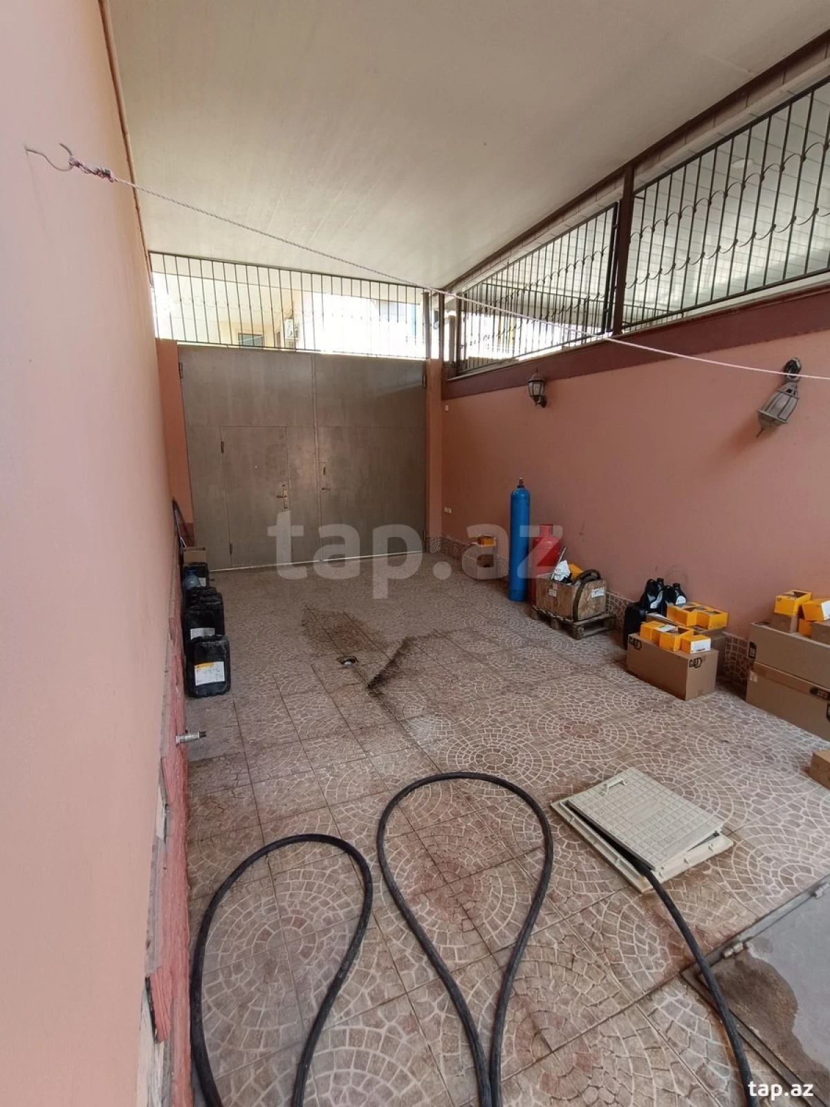 Satılır 7 otaqlı həyət evi