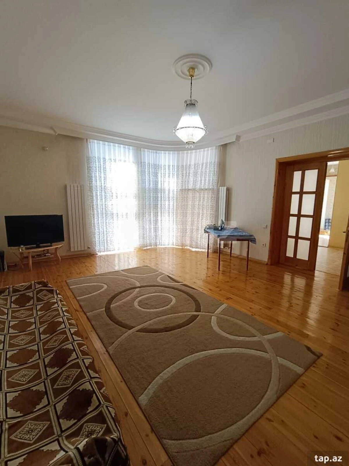 Kirayə verilir 7 otaqlı həyət evi