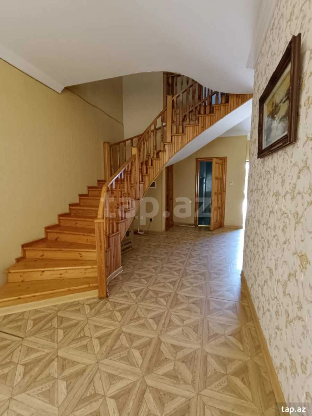 Kirayə verilir 7 otaqlı həyət evi