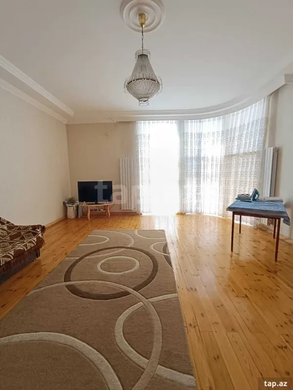 Kirayə verilir 7 otaqlı həyət evi