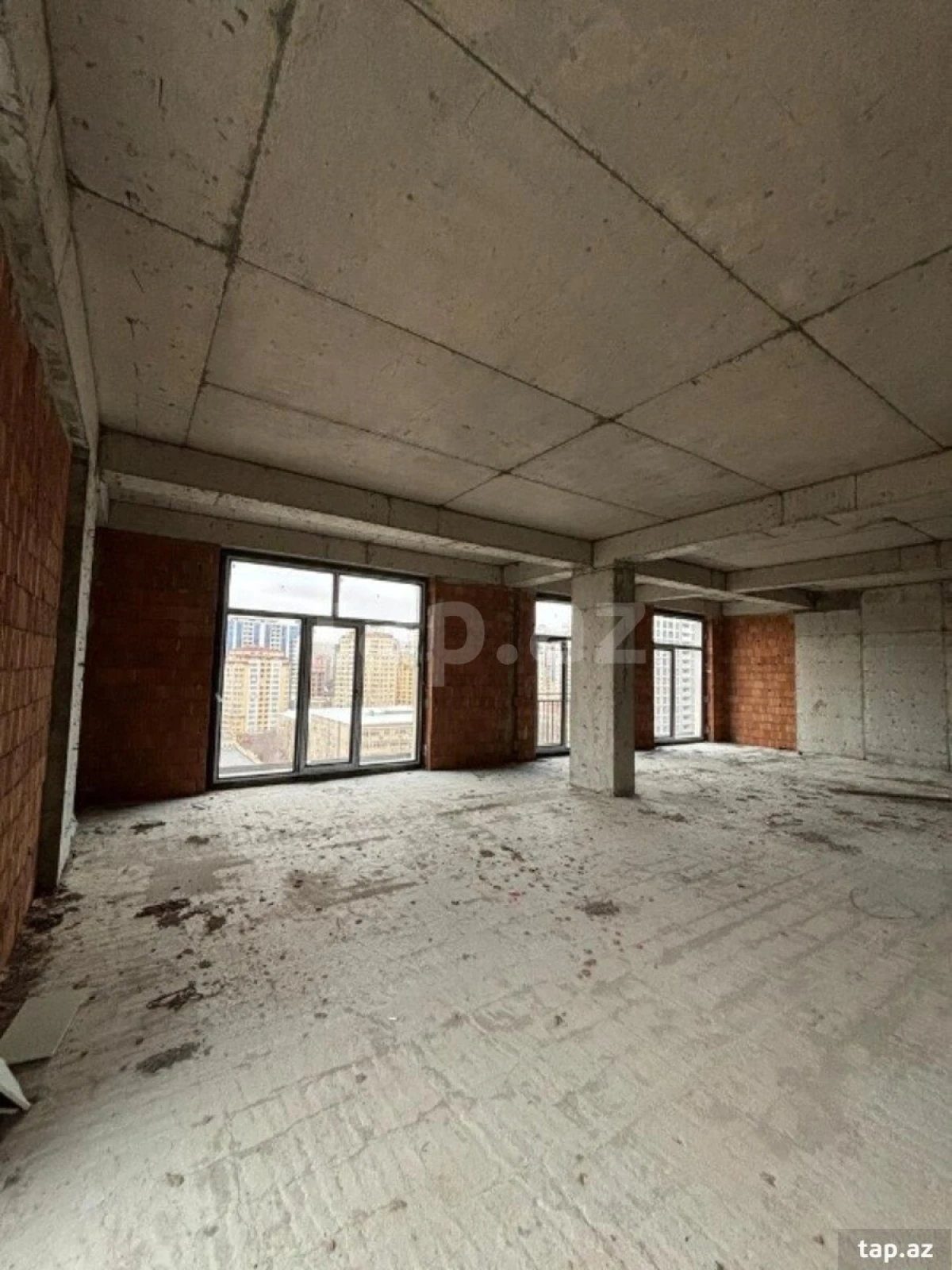 Satılır 4 otaqlı yeni tikili 143 m²