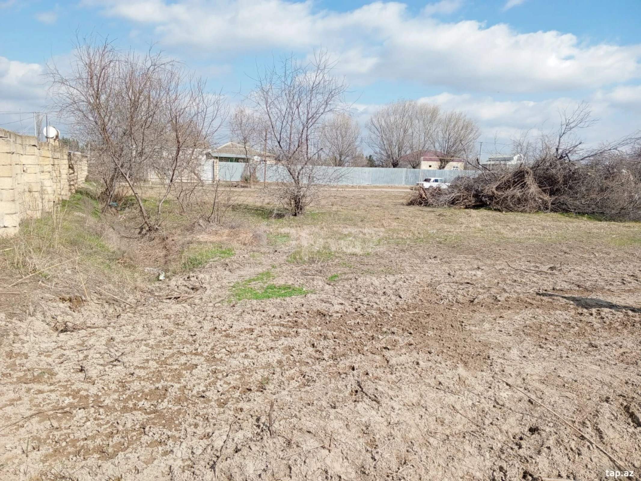 Satılır torpaq sahəsi