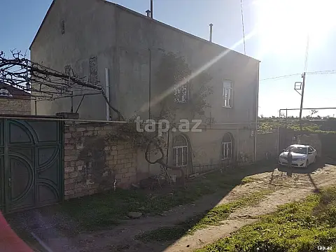 Satılır 7 otaqlı həyət evi 600 m²