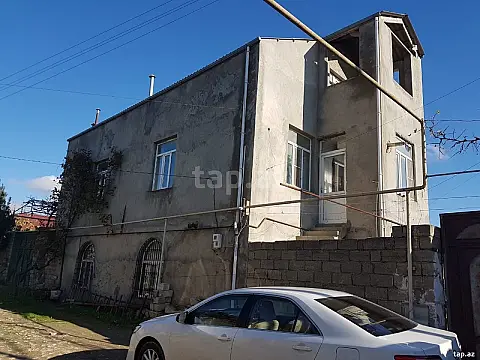 Satılır 7 otaqlı həyət evi 600 m²