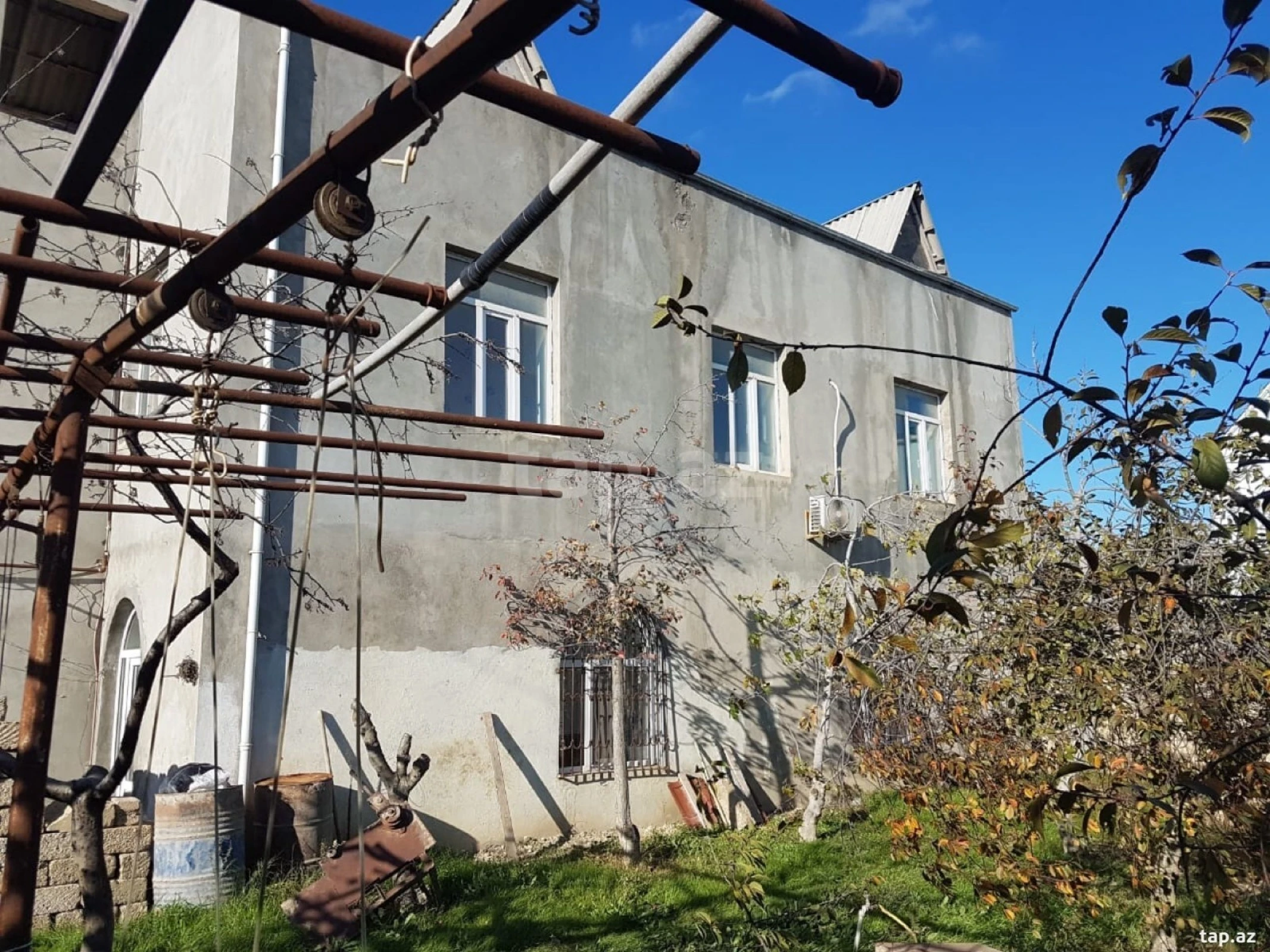 Satılır 7 otaqlı həyət evi 600 m²