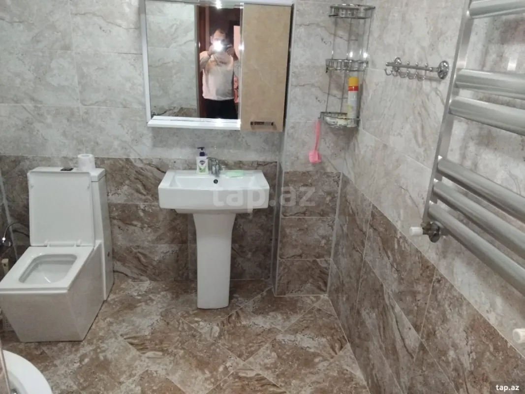 Kirayə verilir 2 otaqlı yeni tikili 70 m²
