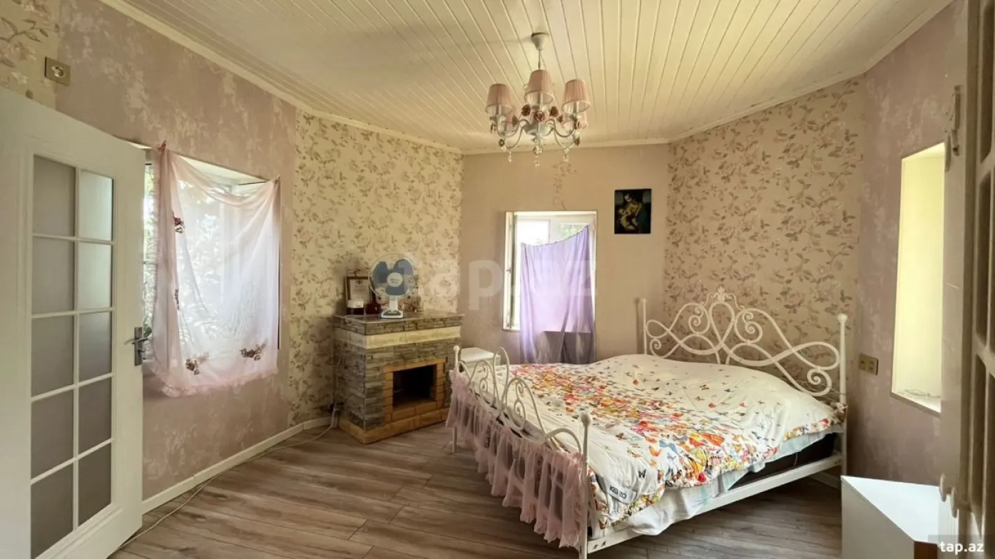 Satılır 5 otaqlı həyət evi