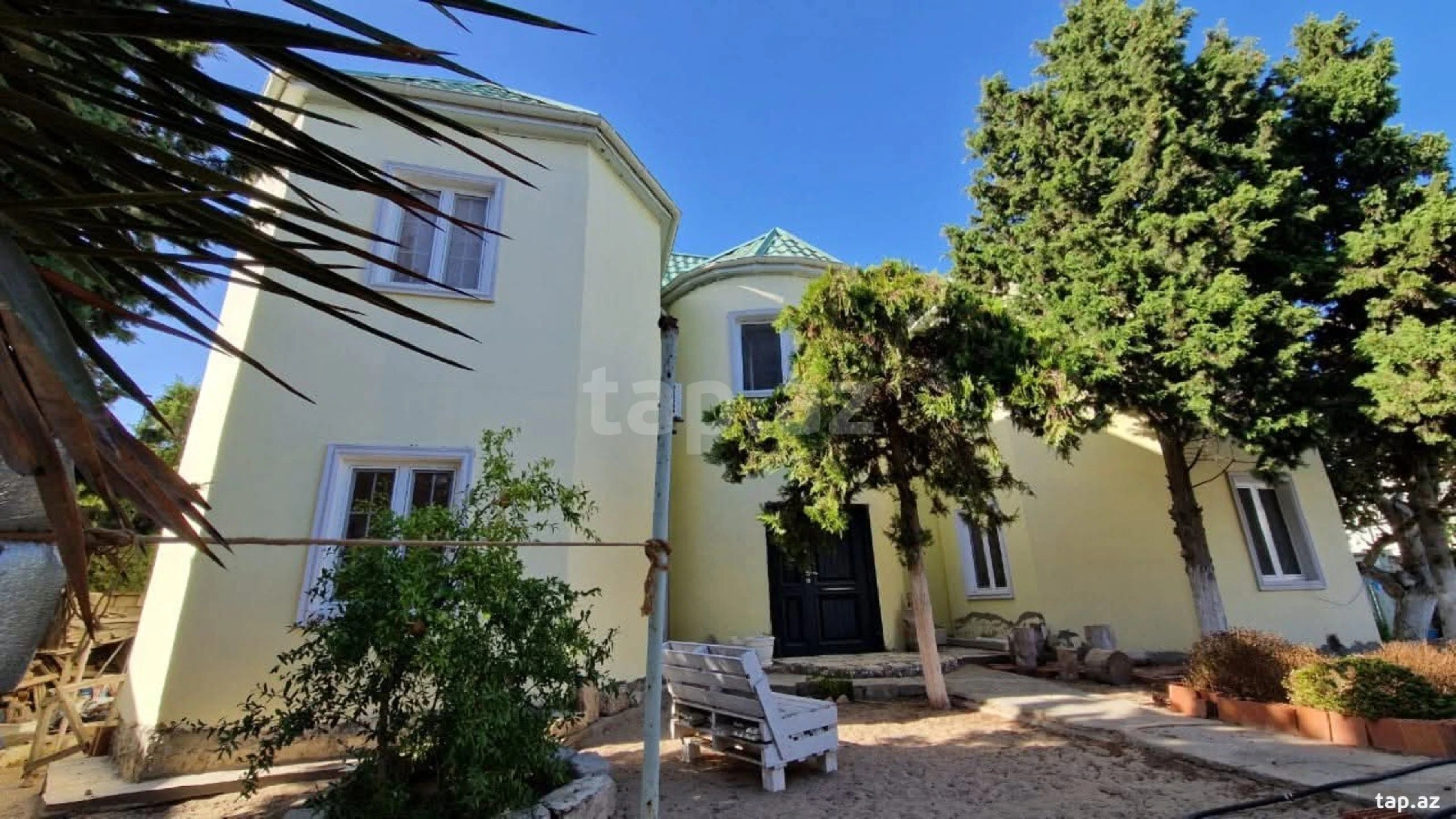 Satılır 5 otaqlı həyət evi