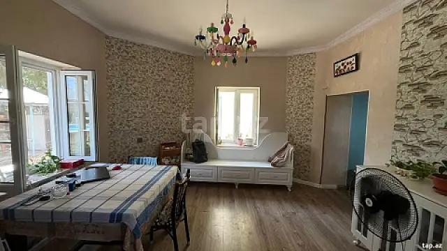 Satılır 5 otaqlı həyət evi