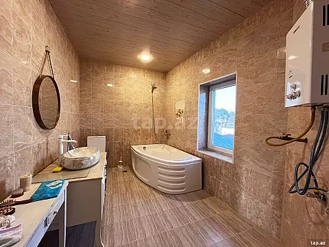 Satılır 5 otaqlı həyət evi