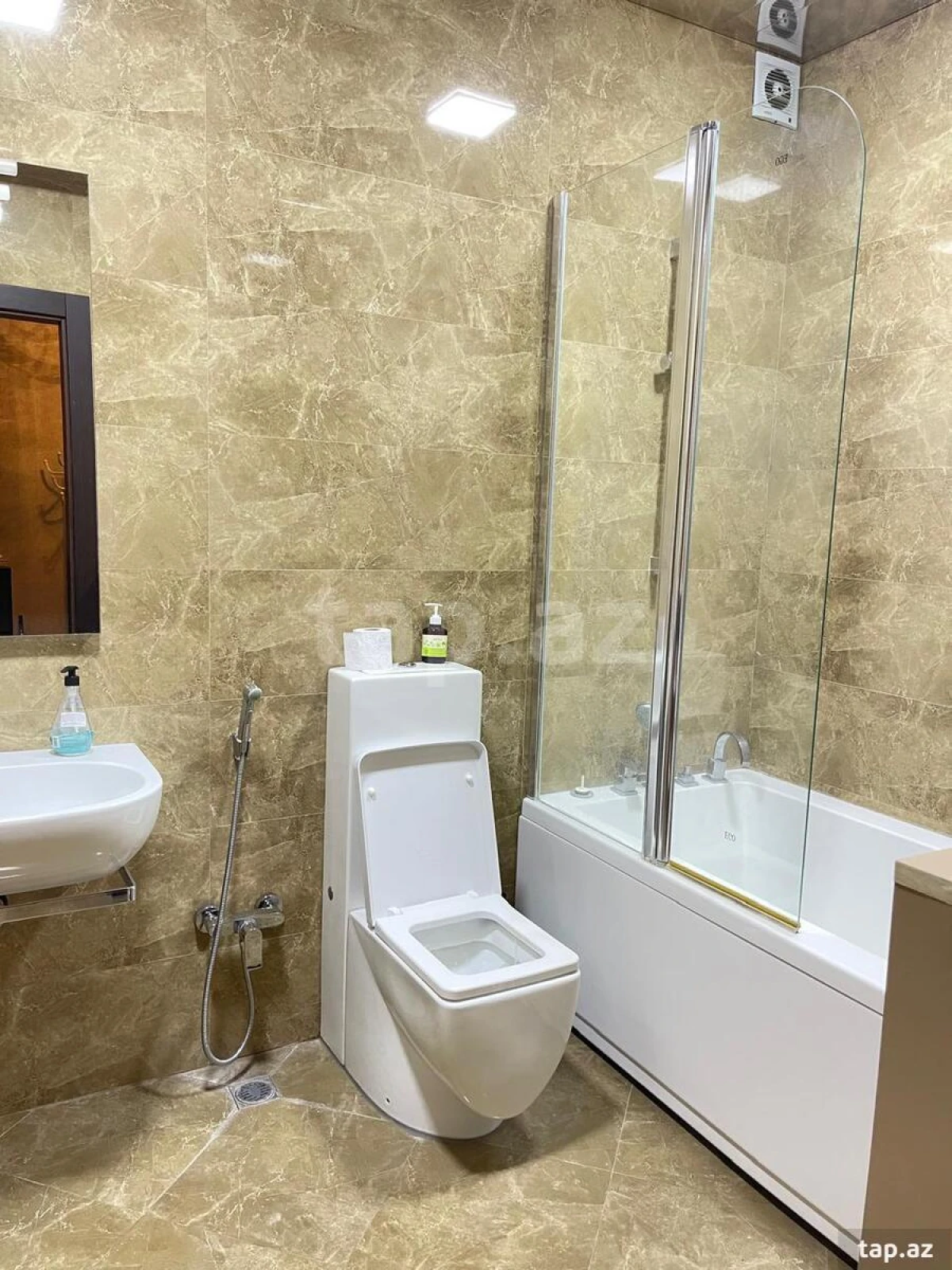 Kirayə verilir 2 otaqlı yeni tikili 110 m²