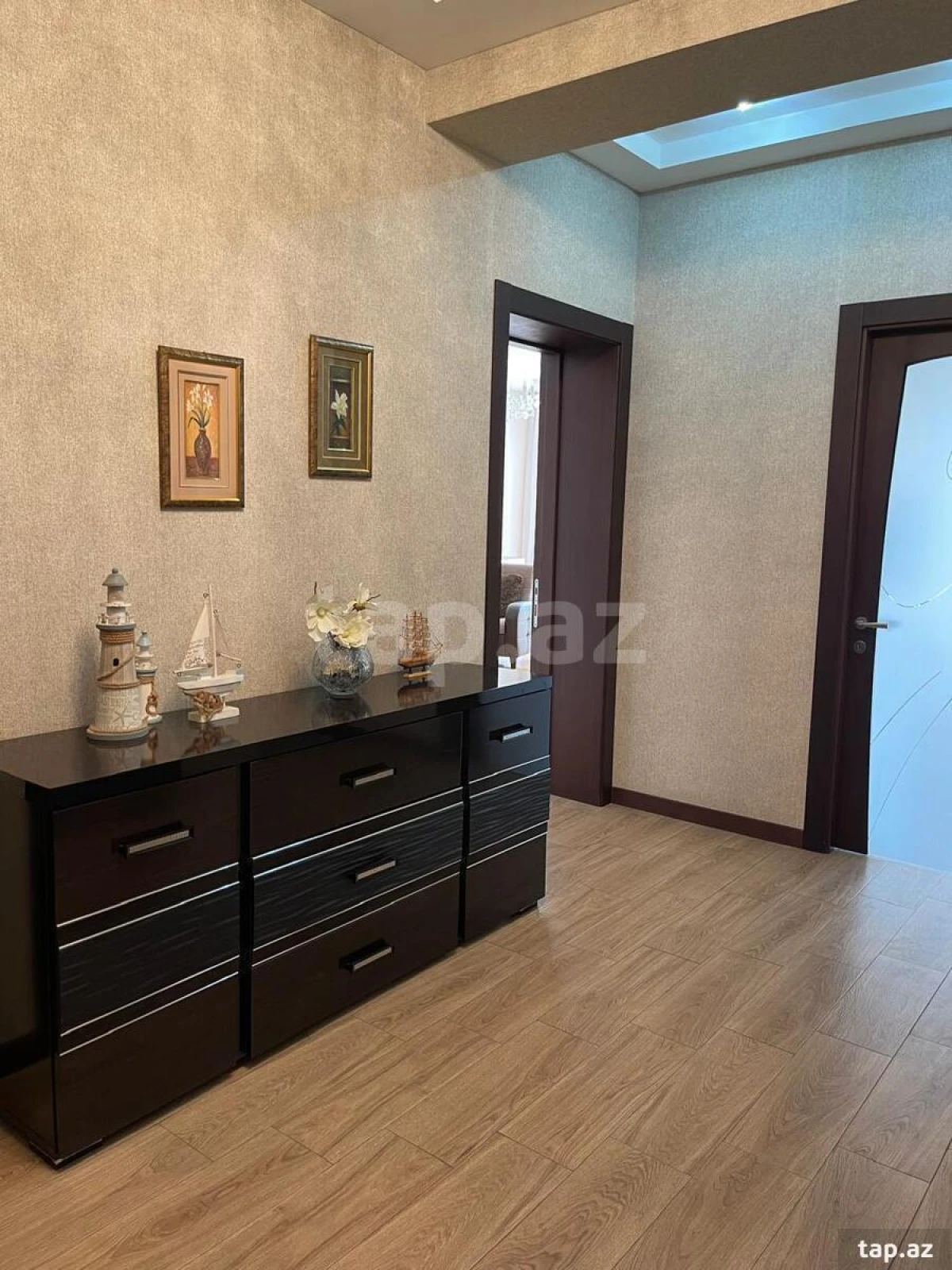 Kirayə verilir 2 otaqlı yeni tikili 110 m²