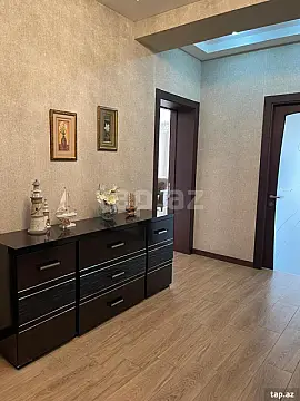 Kirayə verilir 2 otaqlı yeni tikili 110 m²