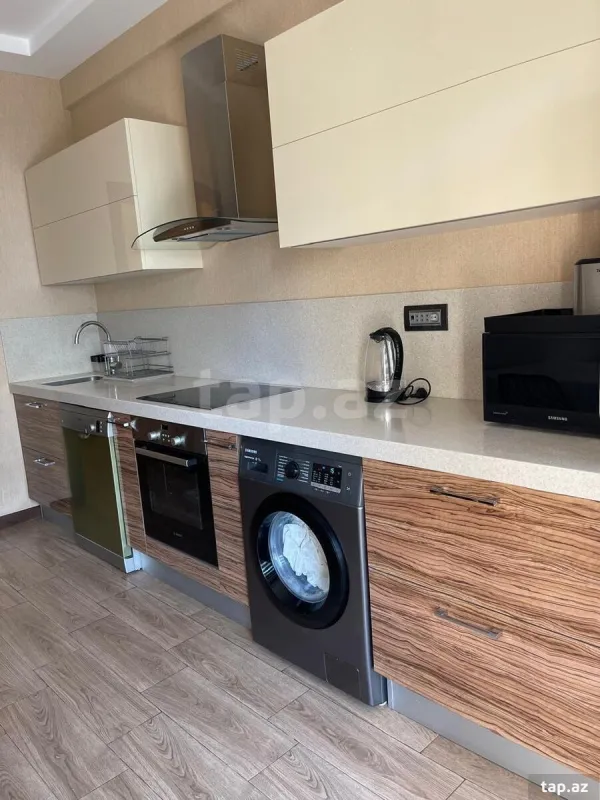 Kirayə verilir 2 otaqlı yeni tikili 110 m²