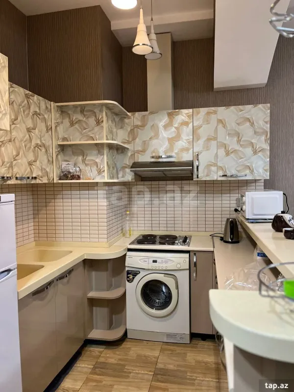 Kirayə verilir 2 otaqlı yeni tikili 75 m²