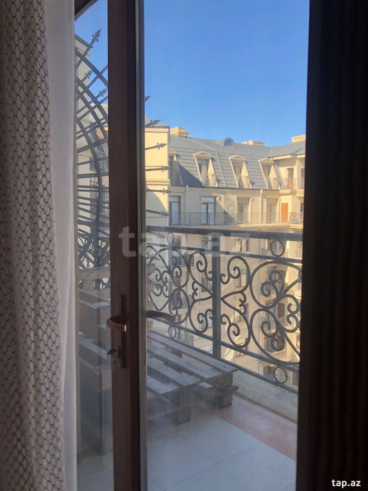 Kirayə verilir 2 otaqlı yeni tikili 75 m²