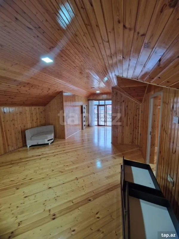 Satılır 6 otaqlı həyət evi