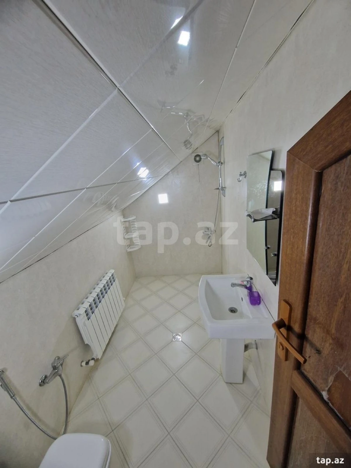 Satılır 6 otaqlı həyət evi