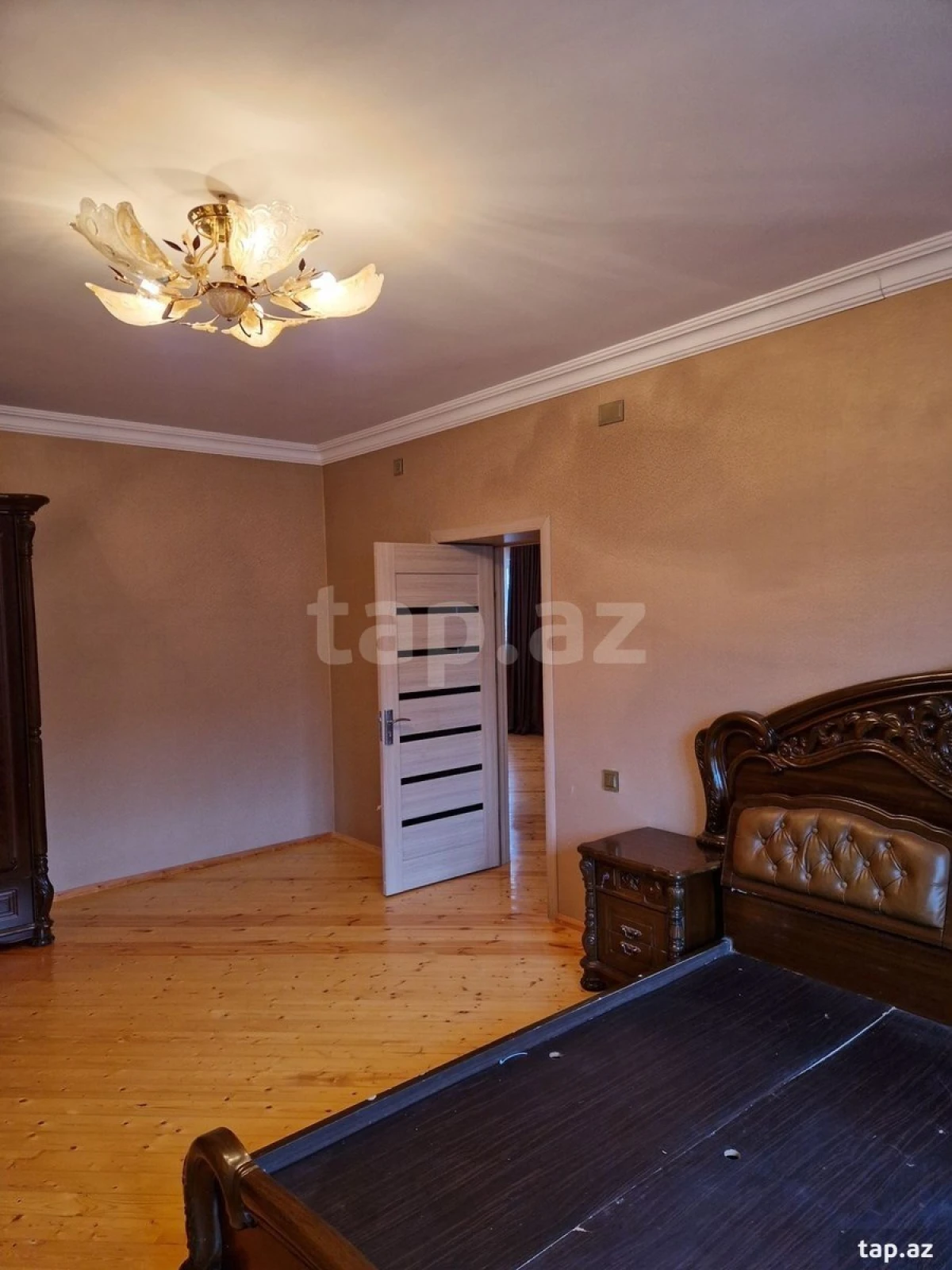 Satılır 6 otaqlı həyət evi