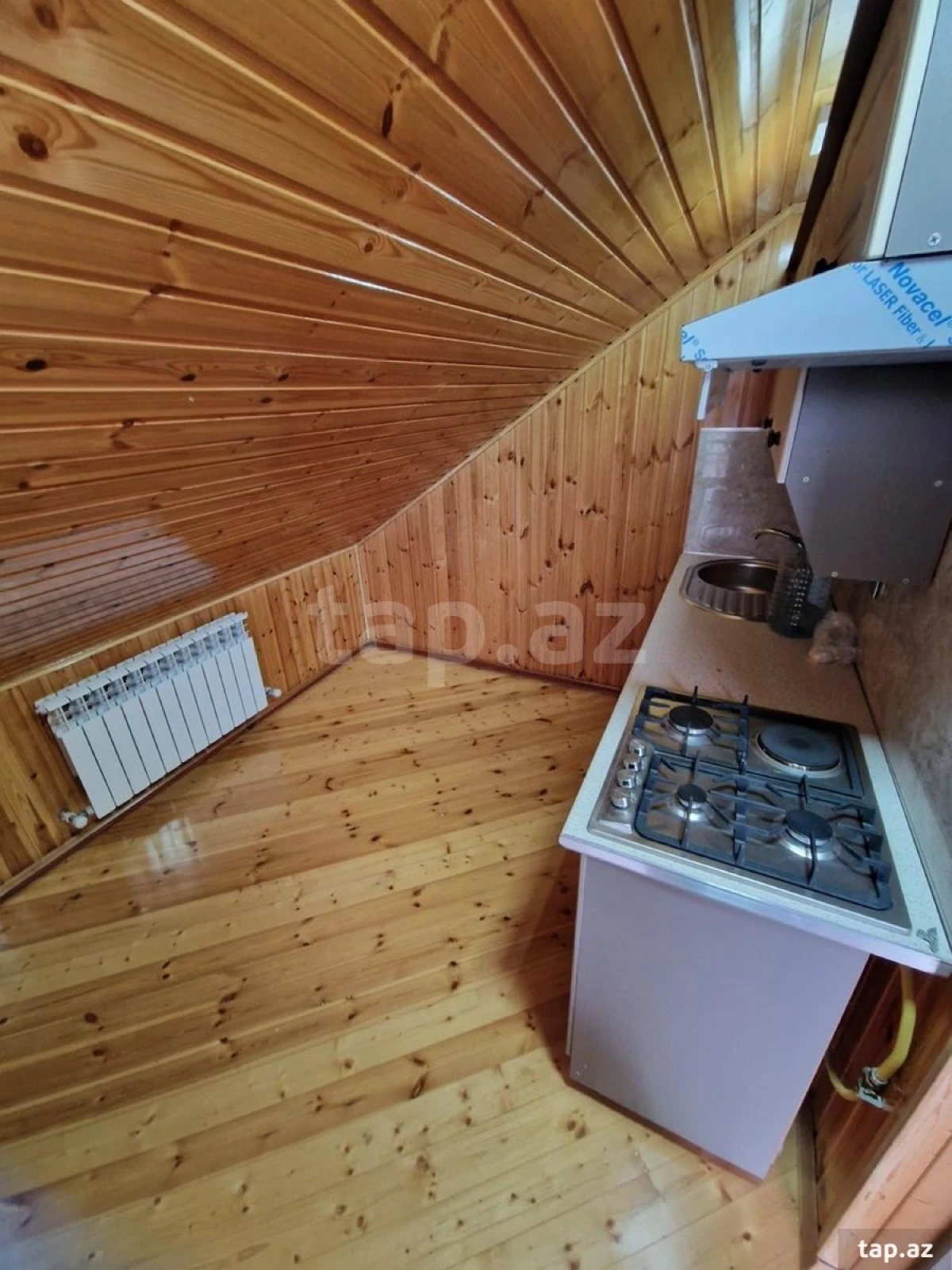 Satılır 6 otaqlı həyət evi