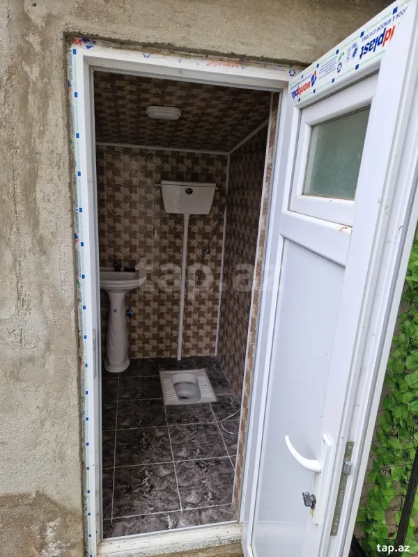 Satılır 6 otaqlı həyət evi