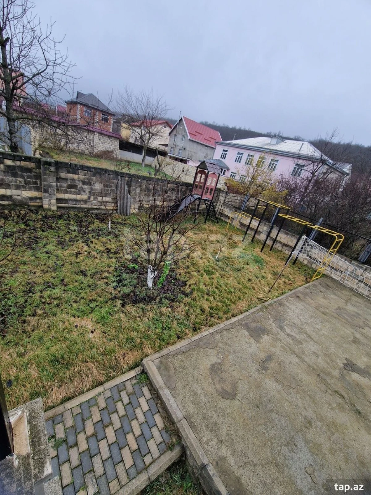 Satılır 6 otaqlı həyət evi