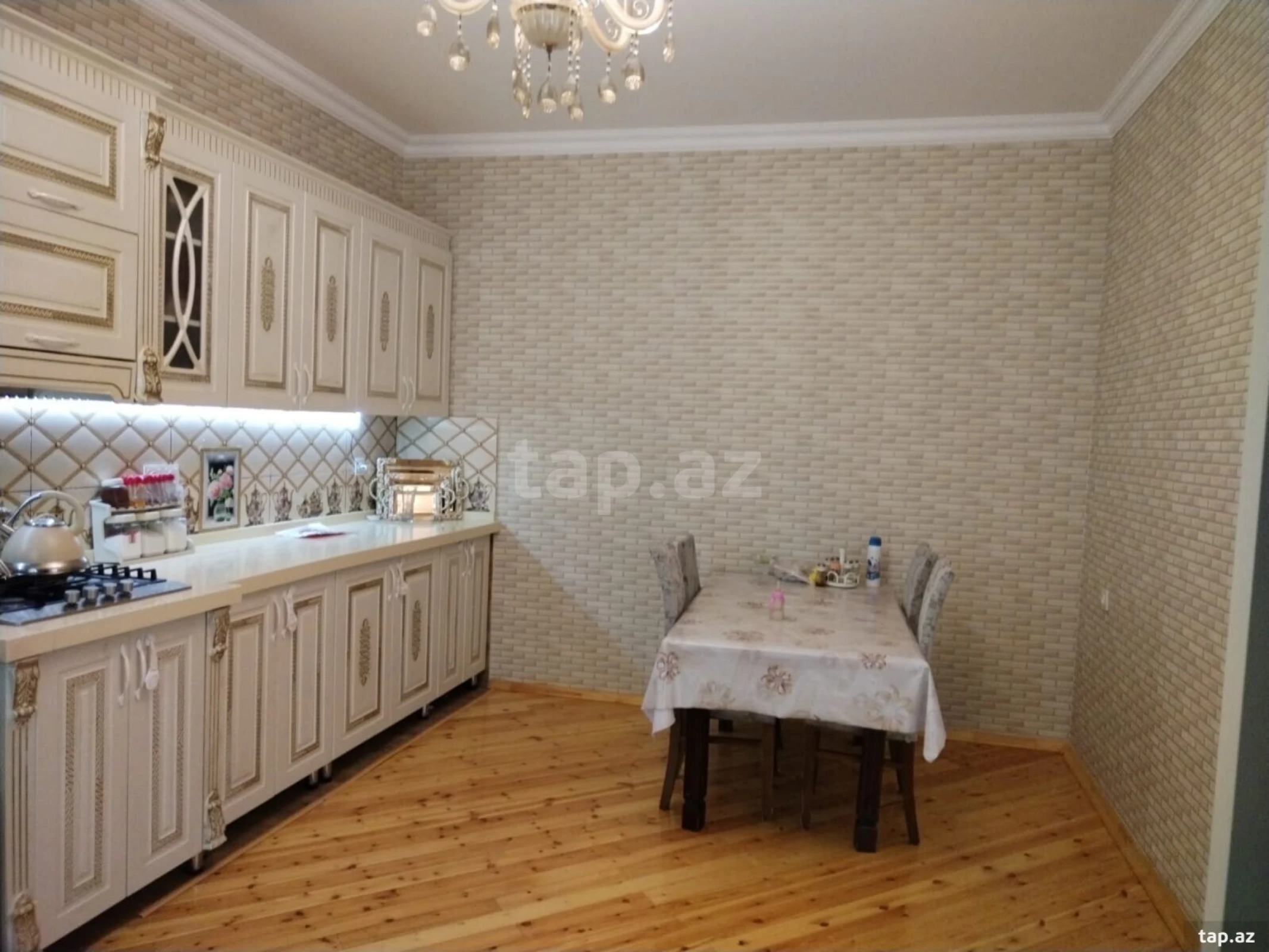 Satılır 7 otaqlı həyət evi