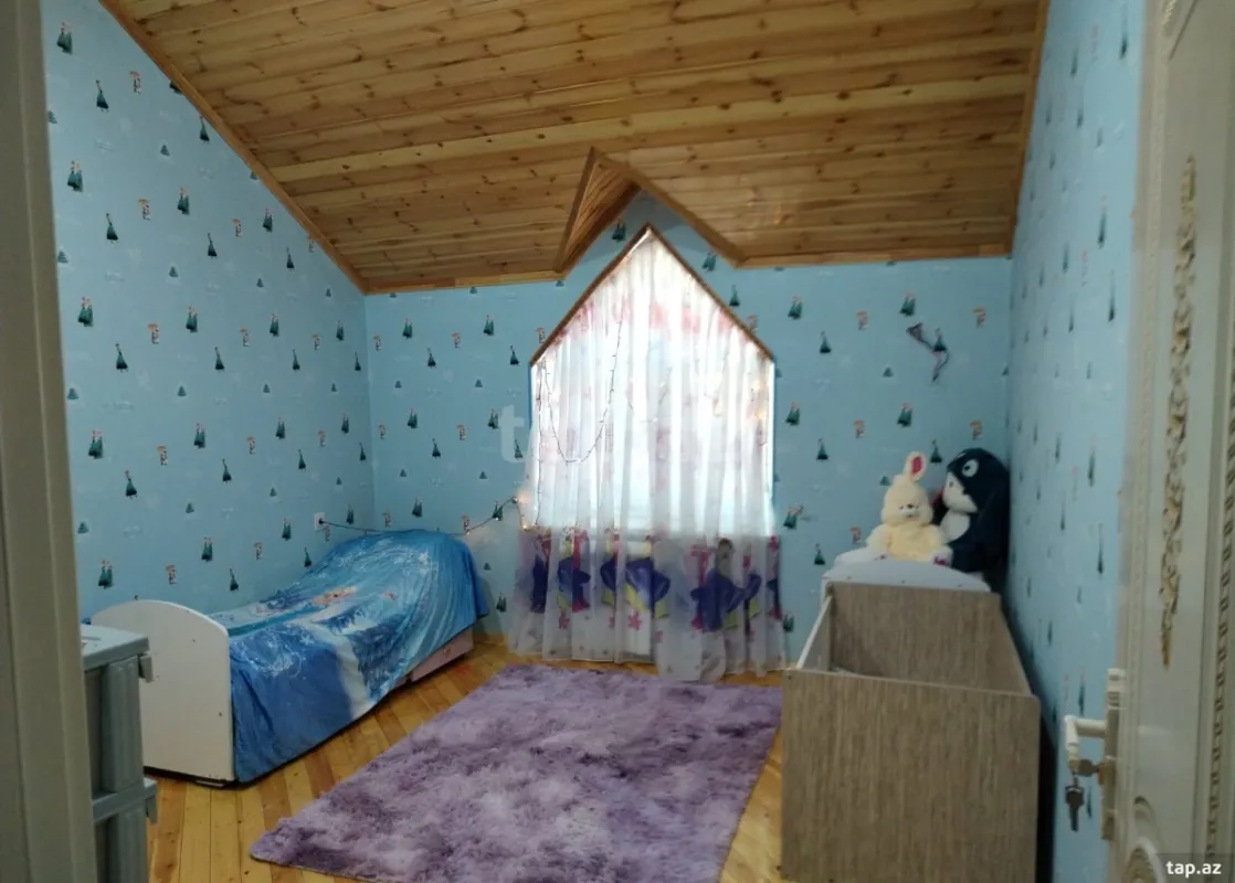 Satılır 7 otaqlı həyət evi