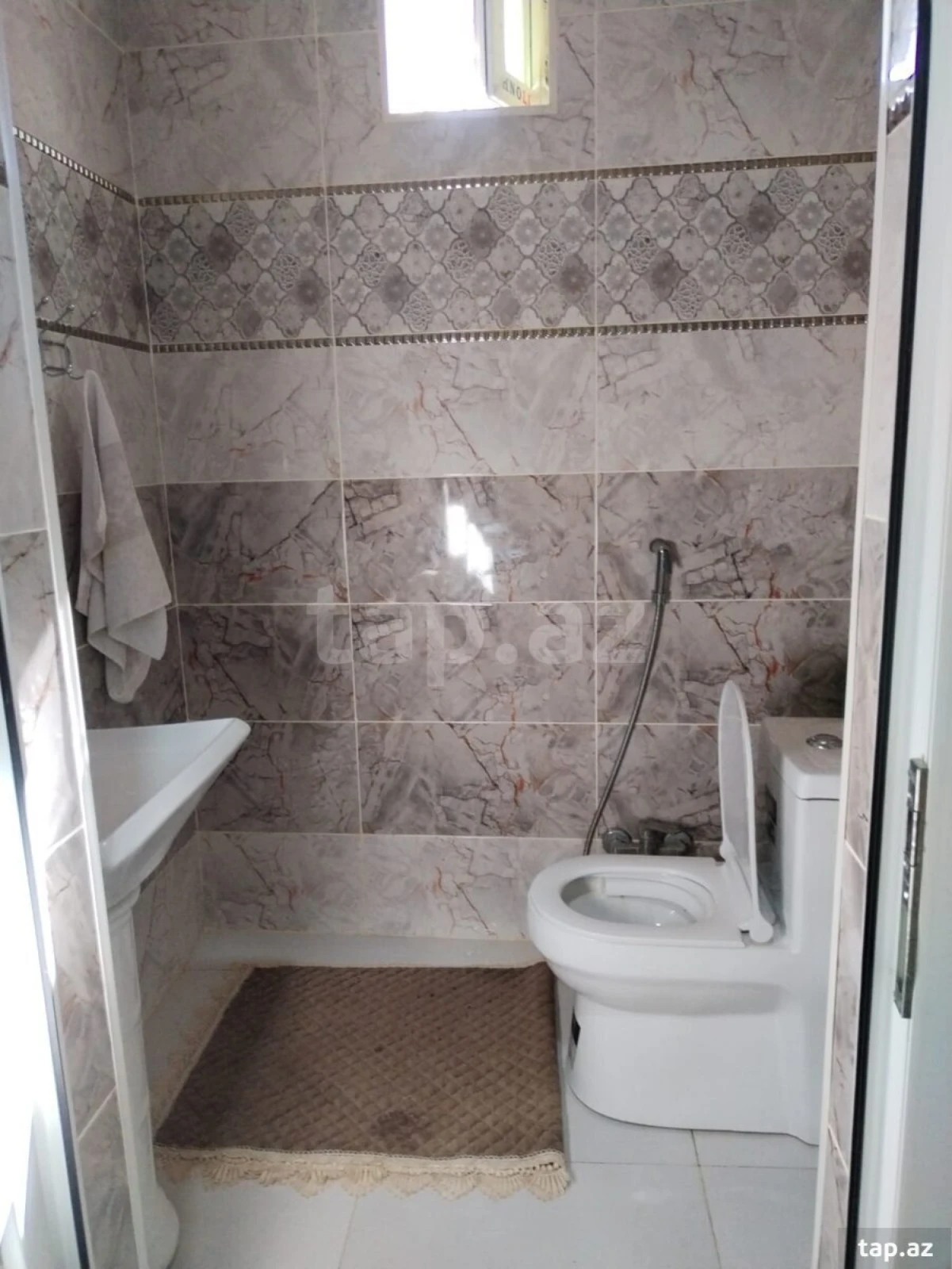 Satılır 7 otaqlı həyət evi