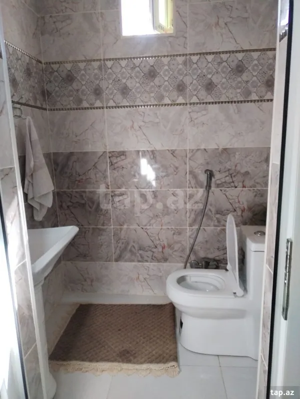 Satılır 7 otaqlı həyət evi