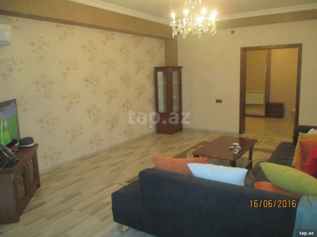 Kirayə verilir 3 otaqlı yeni tikili 129 m²