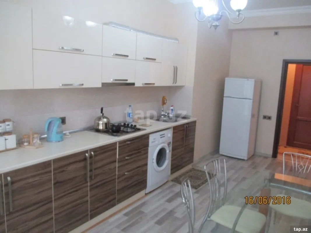 Kirayə verilir 3 otaqlı yeni tikili 129 m²