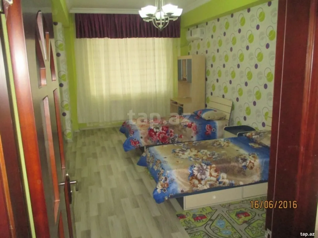 Kirayə verilir 3 otaqlı yeni tikili 129 m²