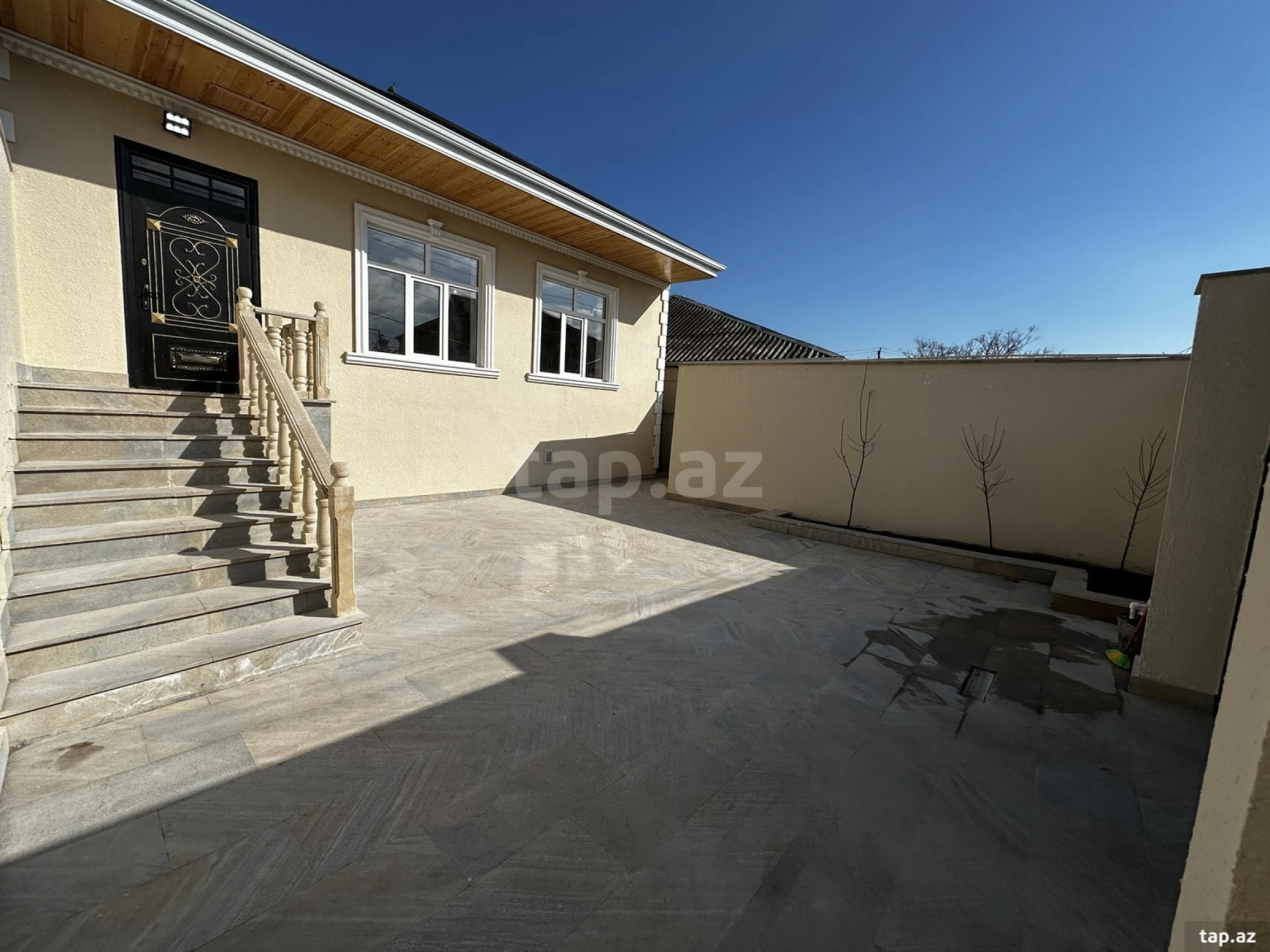 Satılır 4 otaqlı həyət evi