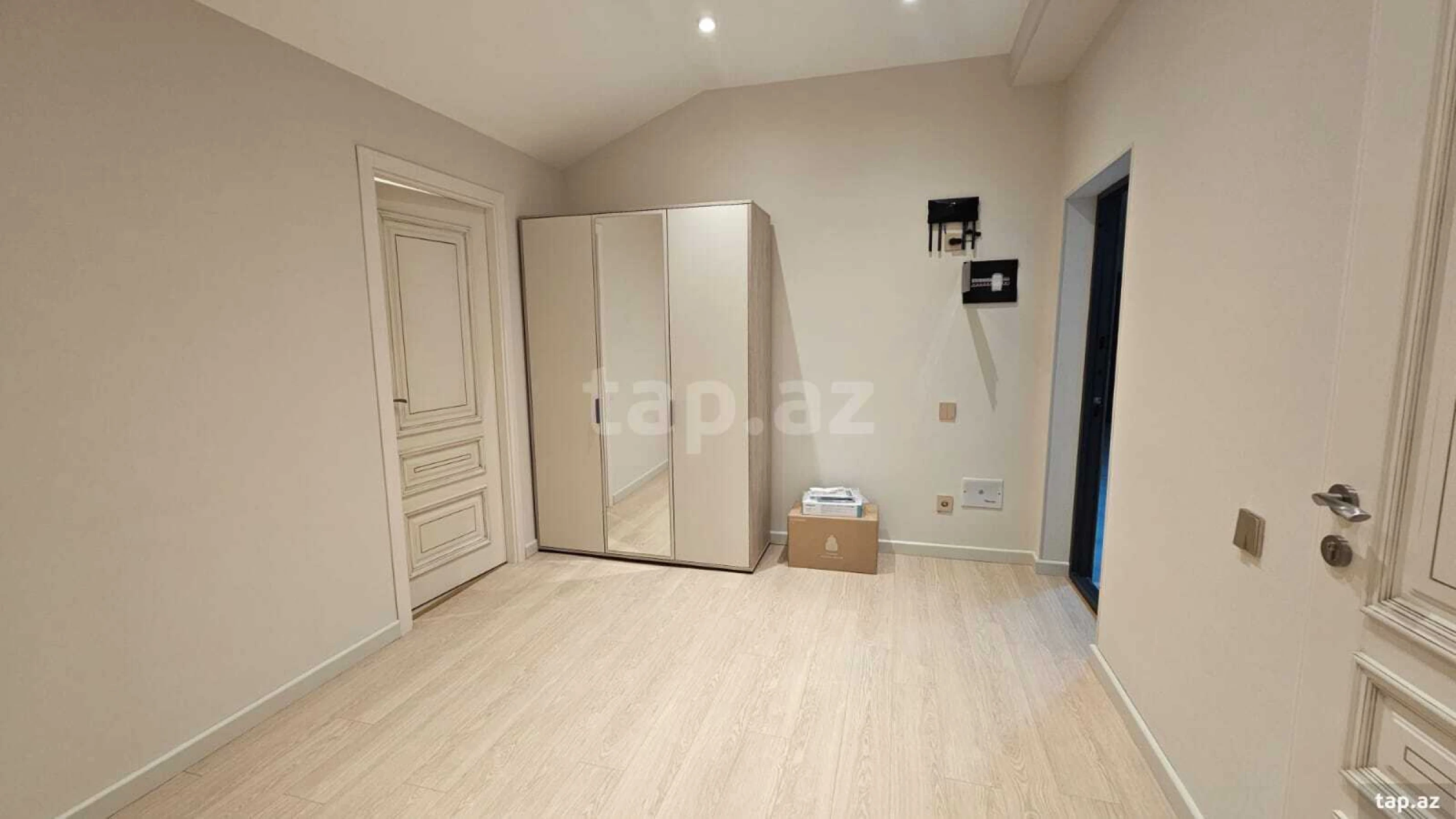 Satılır 3 otaqlı yeni tikili 95 m²