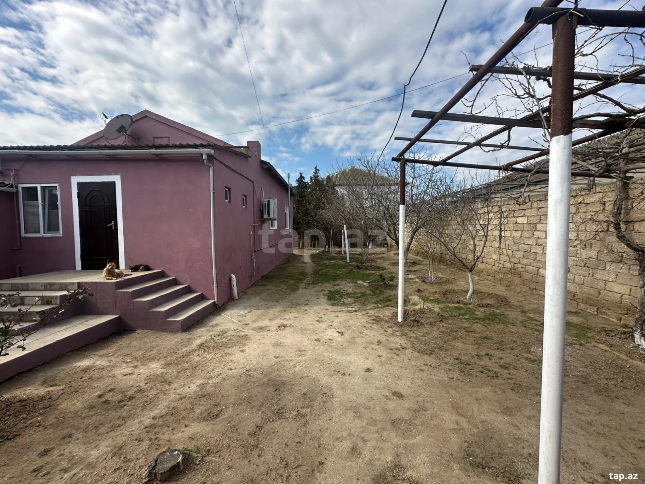 Satılır 3 otaqlı həyət evi