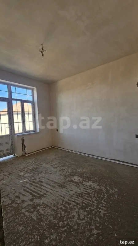 Satılır 4 otaqlı həyət evi