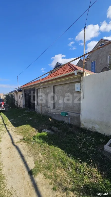 Satılır 4 otaqlı həyət evi