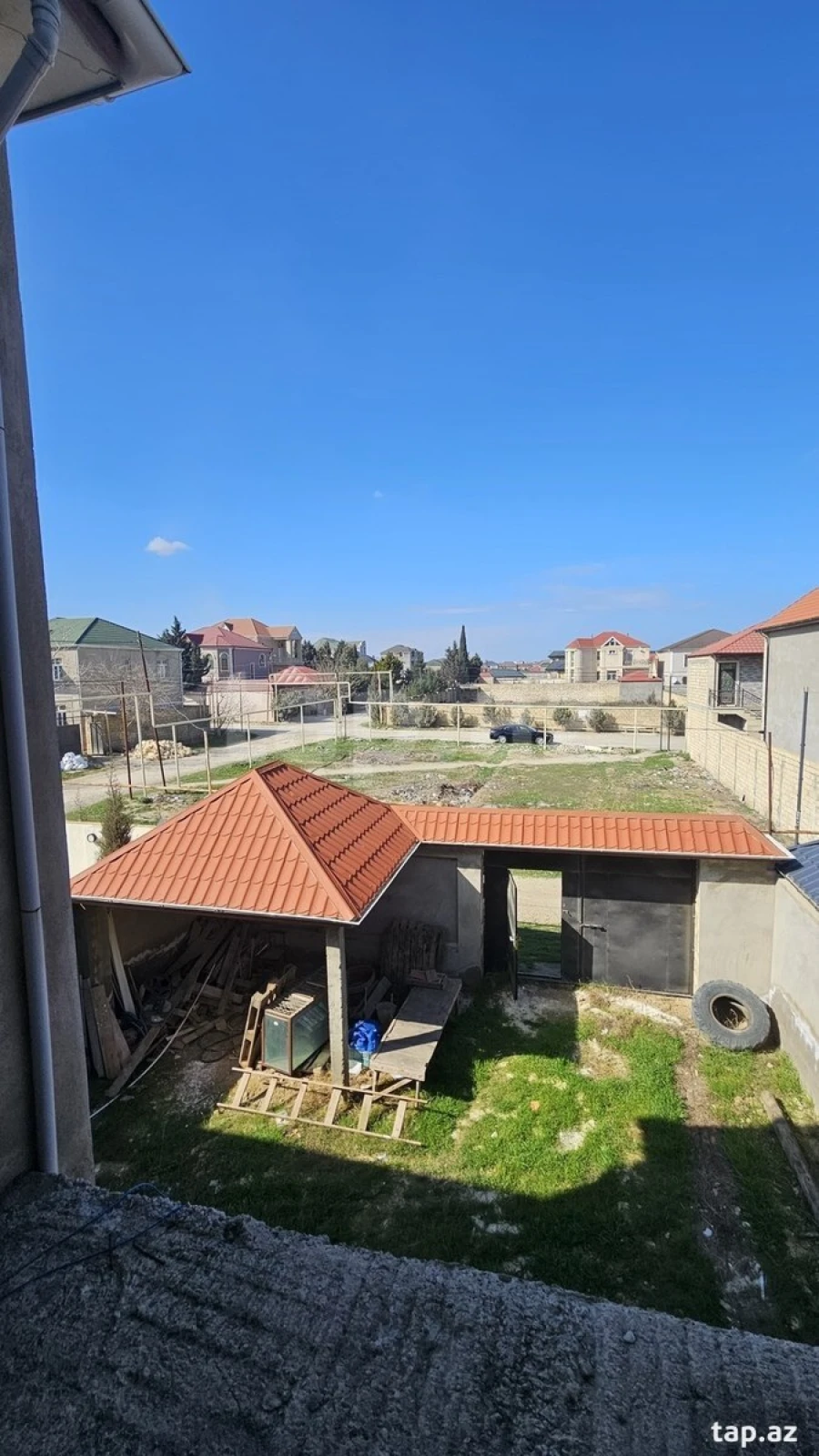 Satılır 4 otaqlı həyət evi