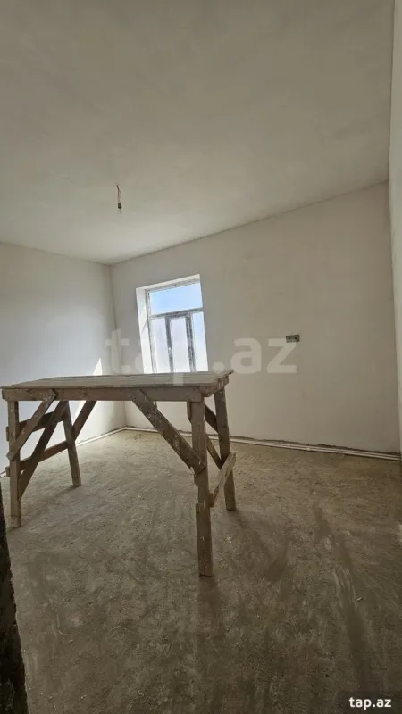 Satılır 4 otaqlı həyət evi