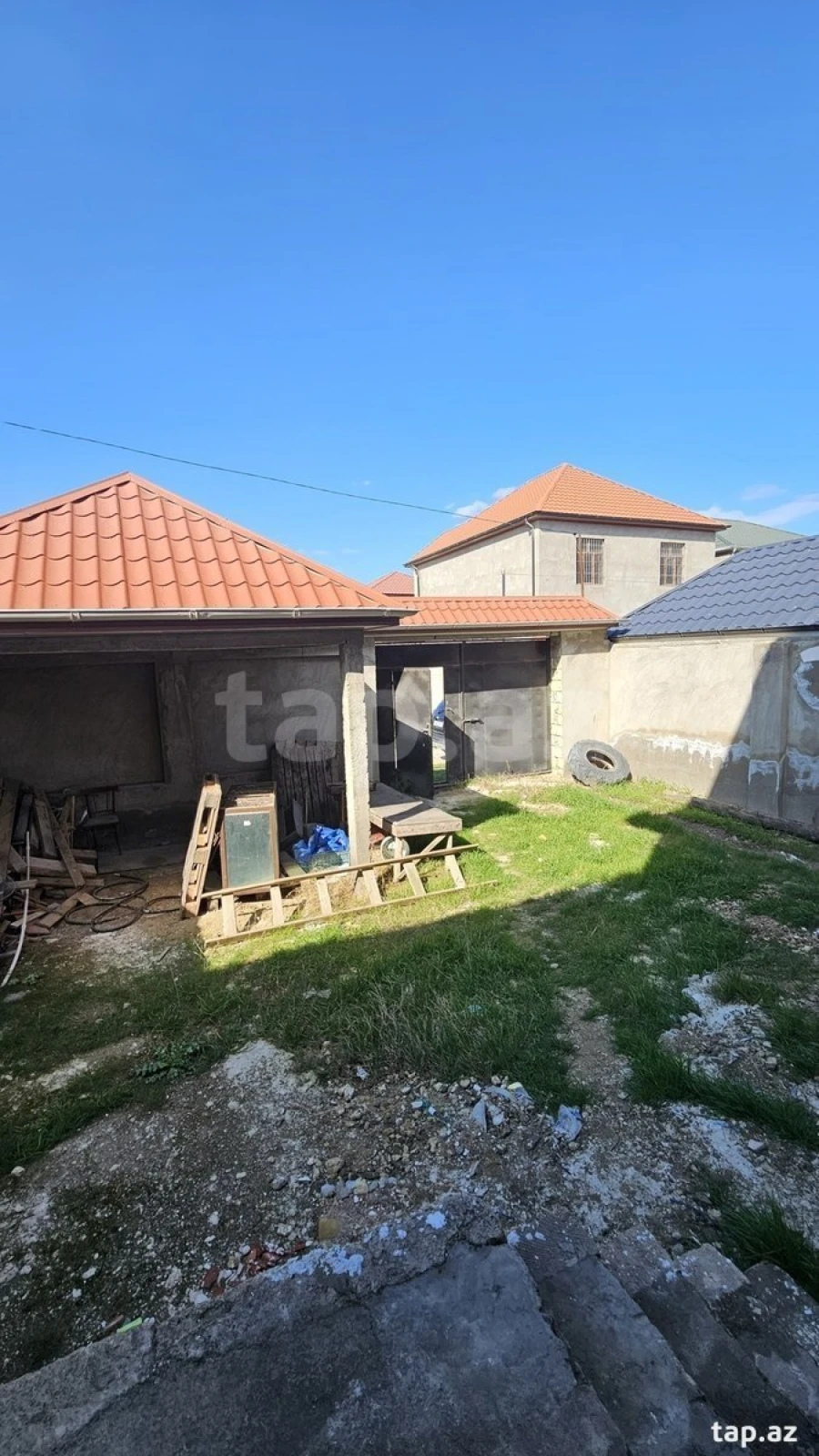 Satılır 4 otaqlı həyət evi