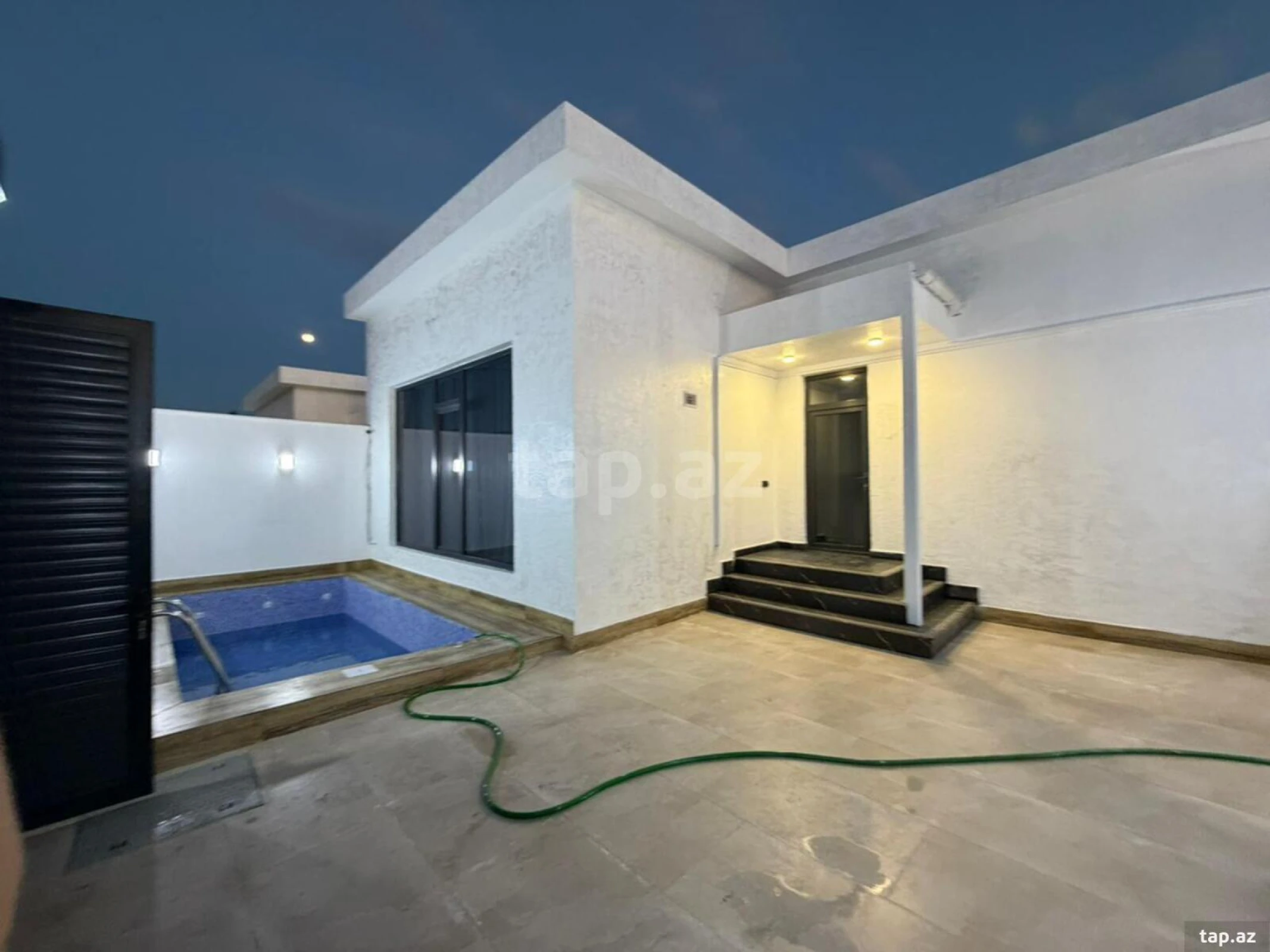 Satılır 4 otaqlı həyət evi